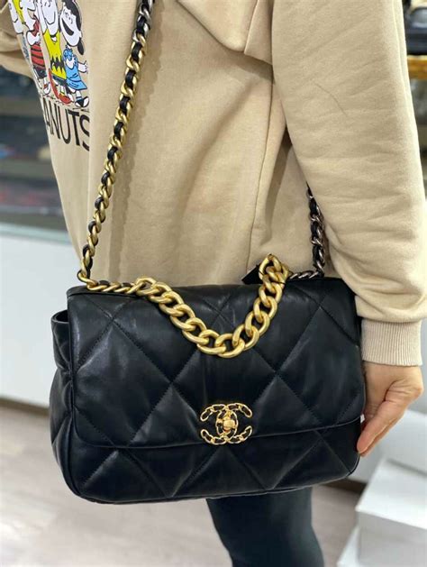 buy chanel 19 bag